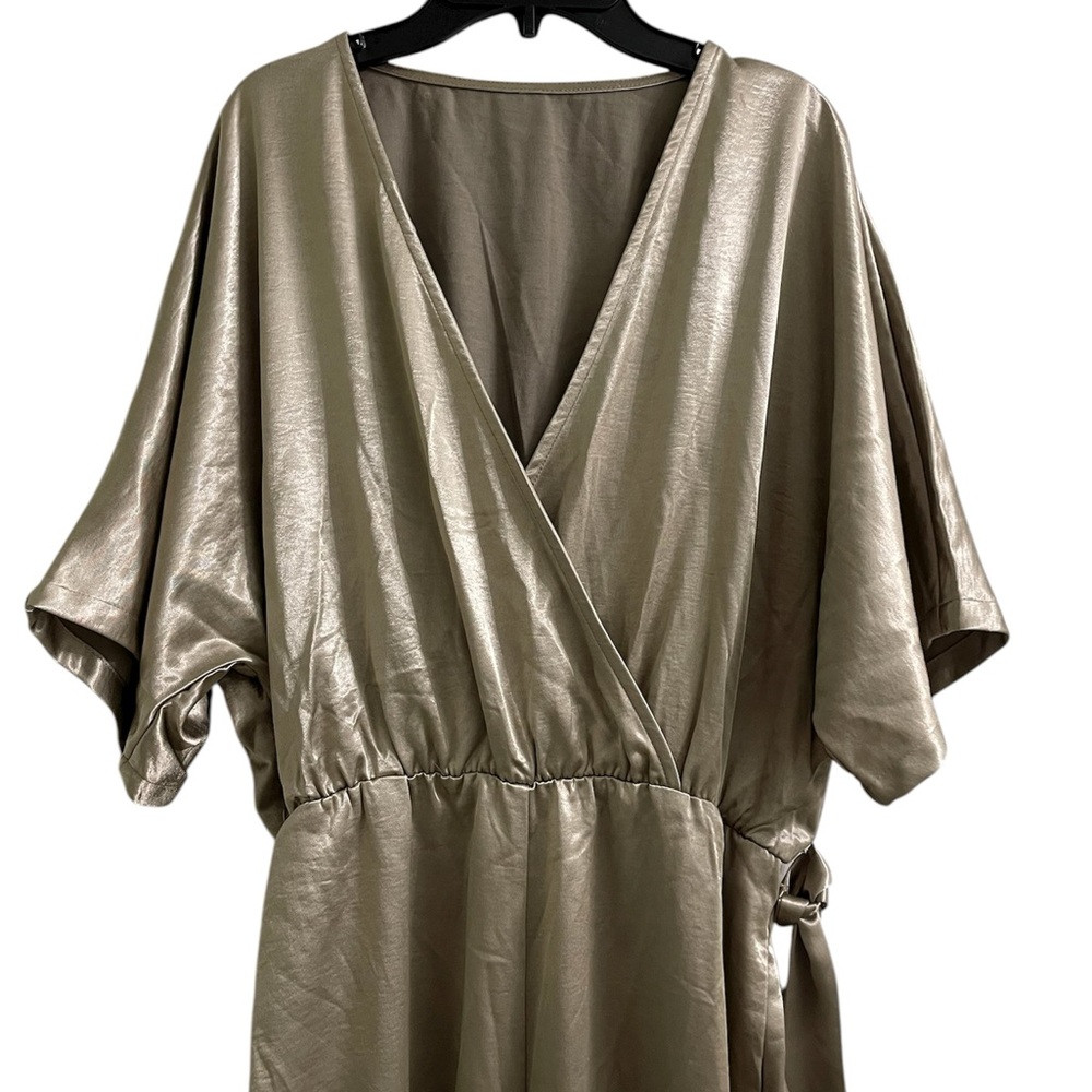 NWT Halara Satin V Neck Jumpsuit - Picture 2 of 6